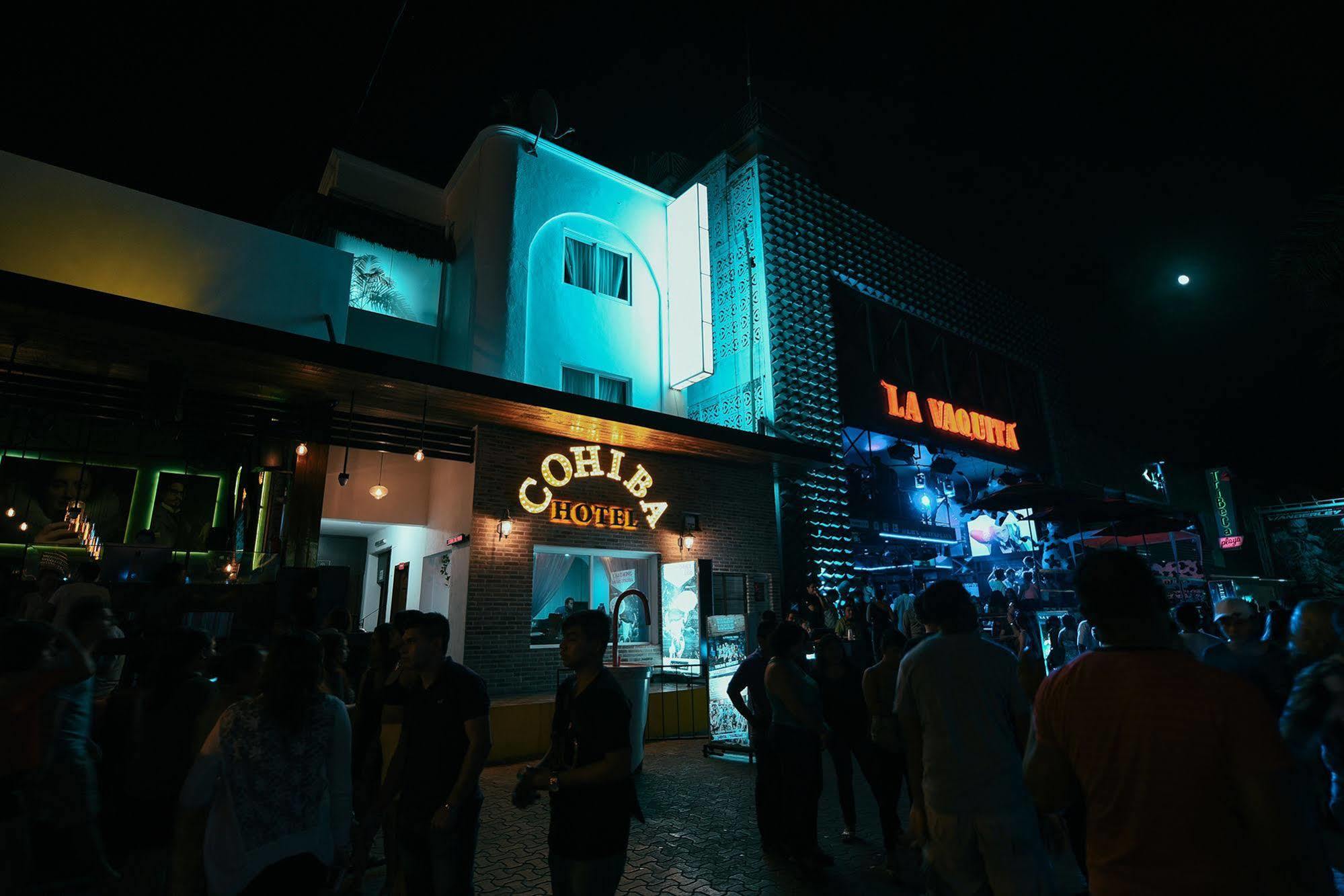 Partyholic Hotel Playa del Carmen Exterior photo